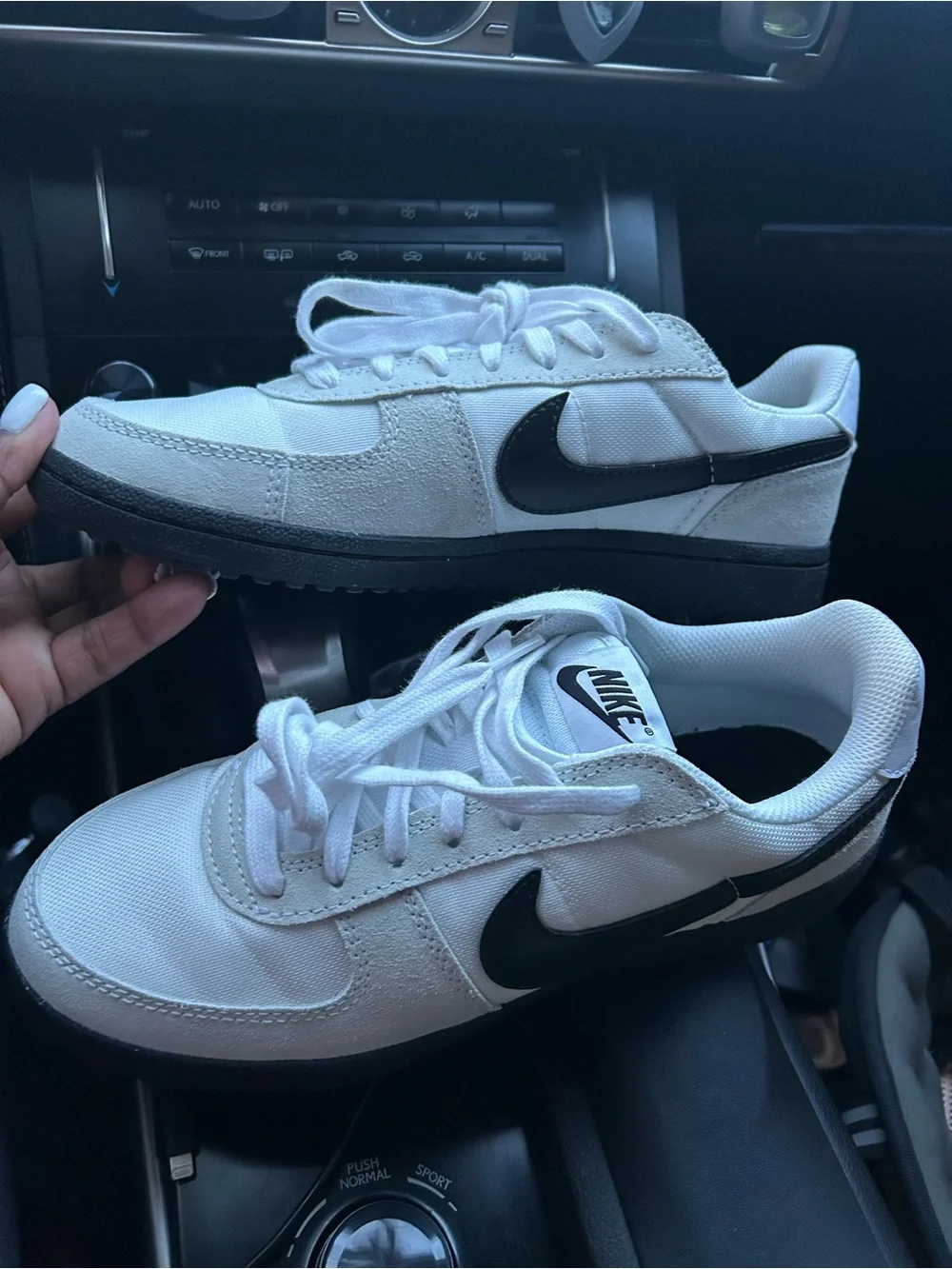 Nike White and Black Kids Low-Top Sneakers
